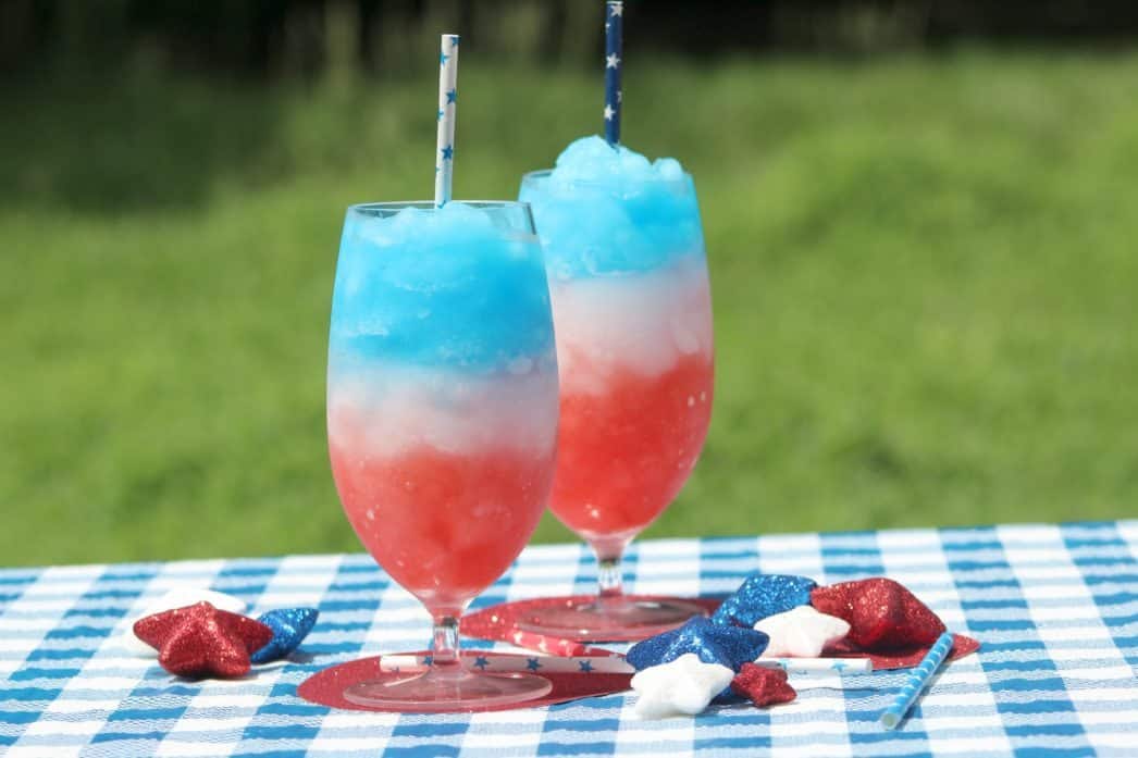 beautiful tasty July 4th drink for fun summer parties