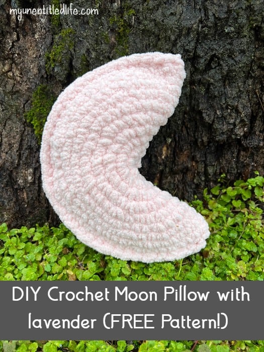 Half Moon Pillow: Crochet pattern